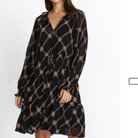 Elegant Black and Pink Patterned Dress - Picture 3 of 12